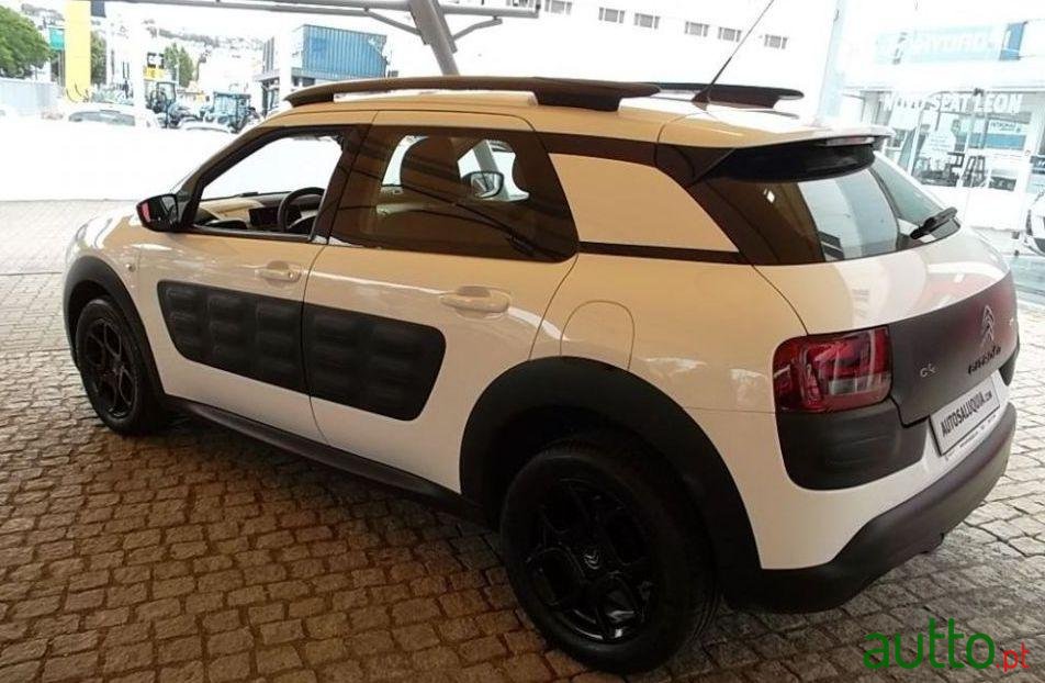 2016' Citroen C4-Cactus 1.6 Bluehdi Feel photo #1