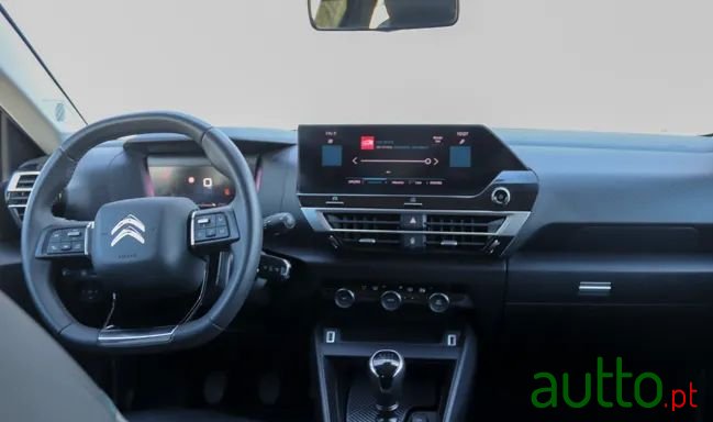 2020' Citroen C4 photo #6