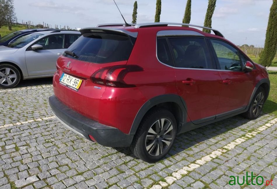 2016' Peugeot 2008 photo #2