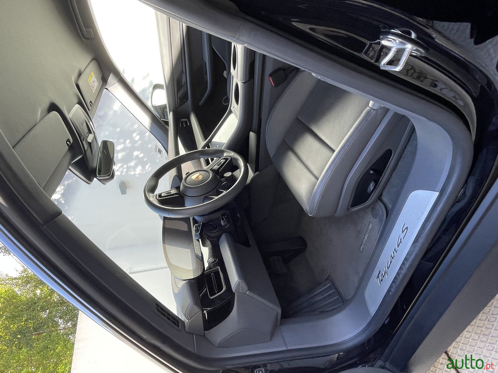 2021' Porsche Taycan 4s photo #3