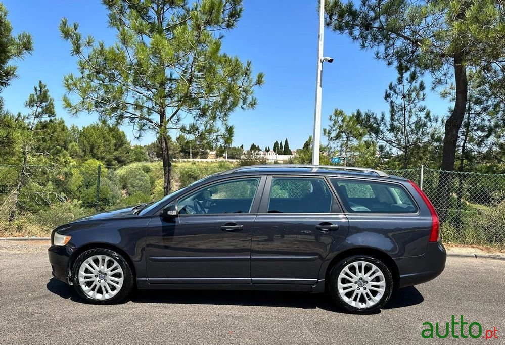 2010' Volvo V50 photo #1