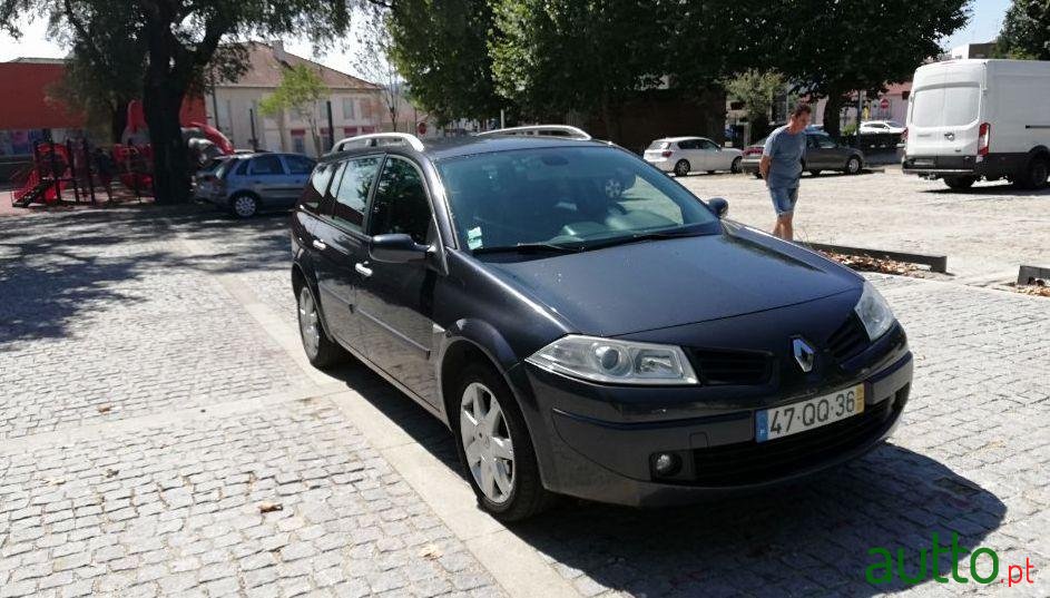 2008' Renault Megane photo #2