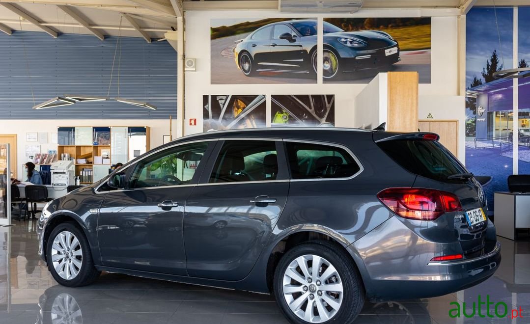 2015' Opel Astra Sports Tourer photo #3