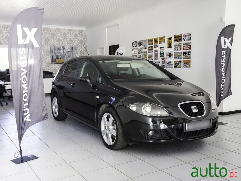 2006' SEAT Leon photo #2