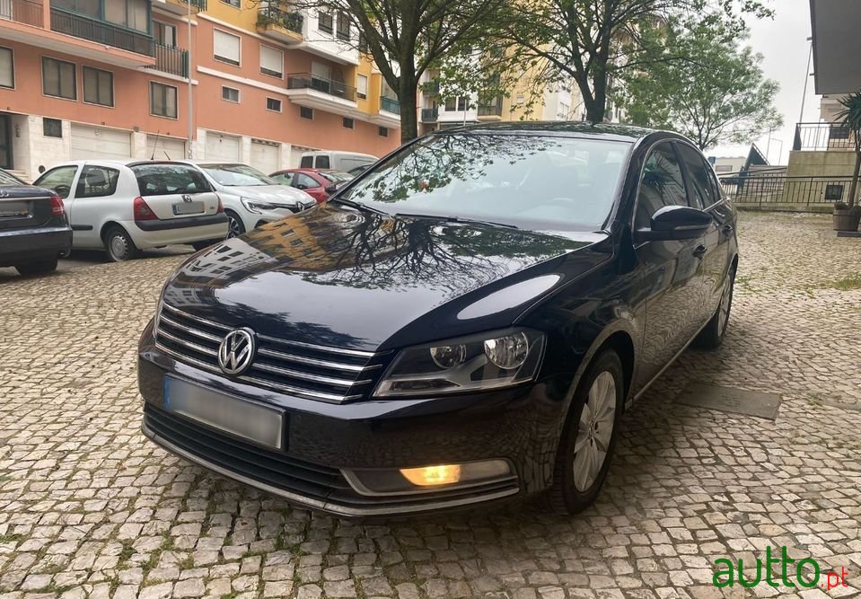 2013' Volkswagen Passat photo #3