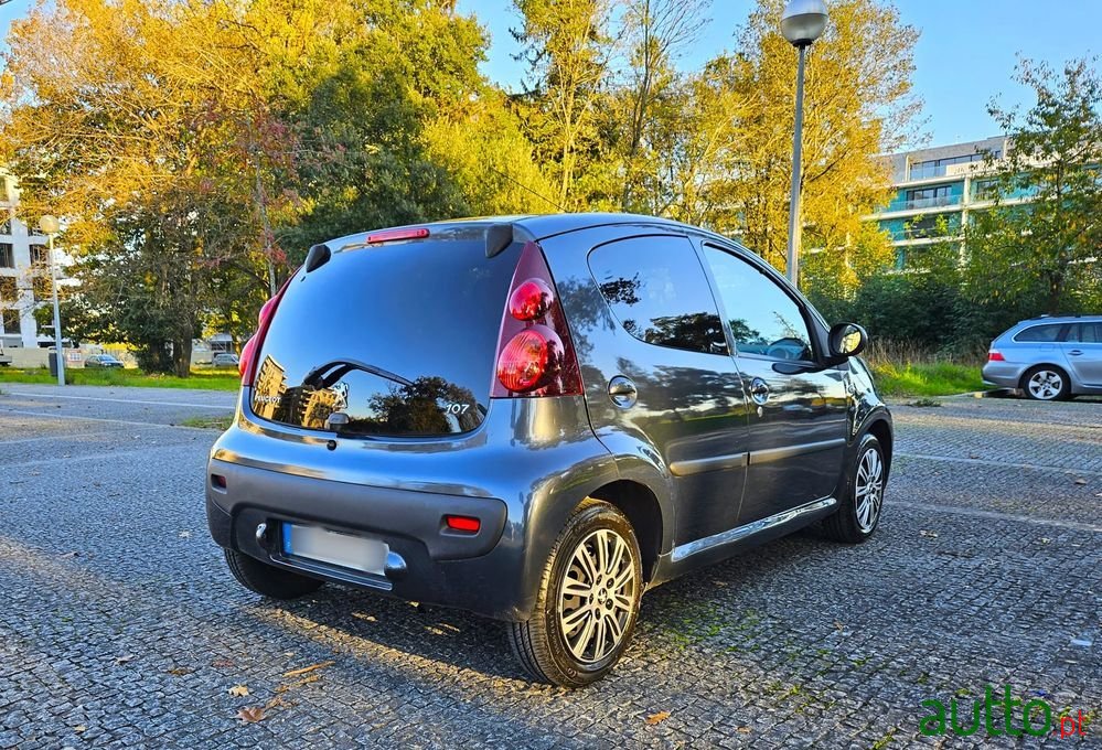 2013' Peugeot 107 photo #6