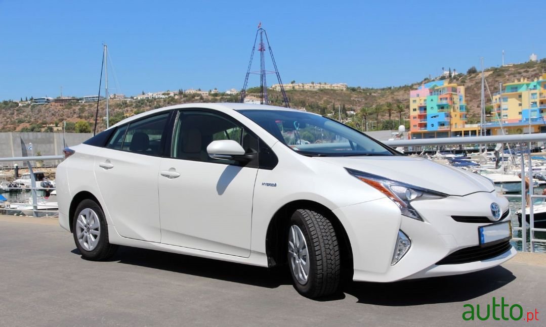 2016' Toyota Prius photo #3