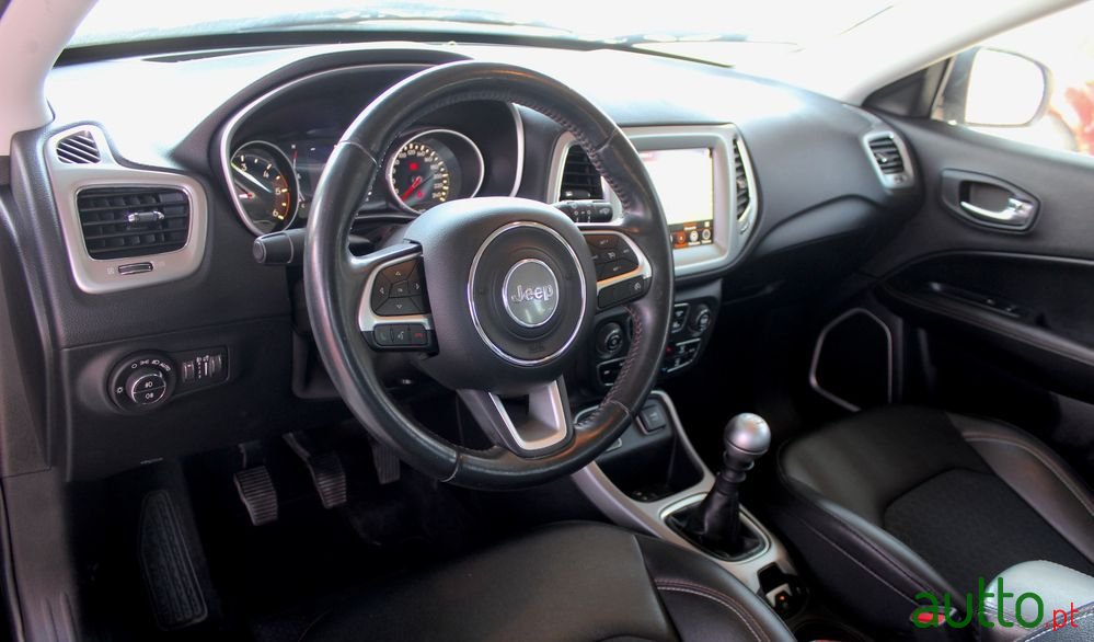 2019' Jeep Compass photo #6