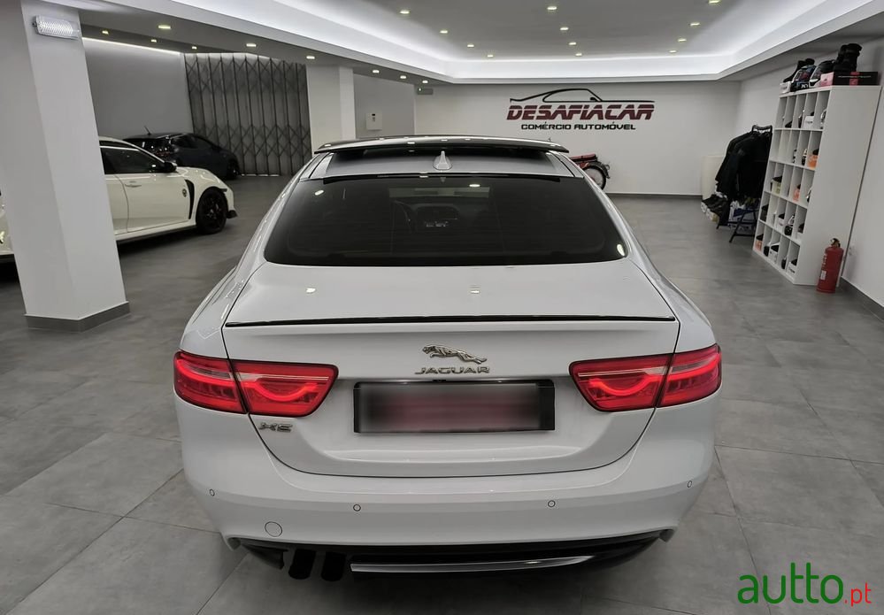 2015' Jaguar XE 2.0 D R-Sport Aut. photo #6