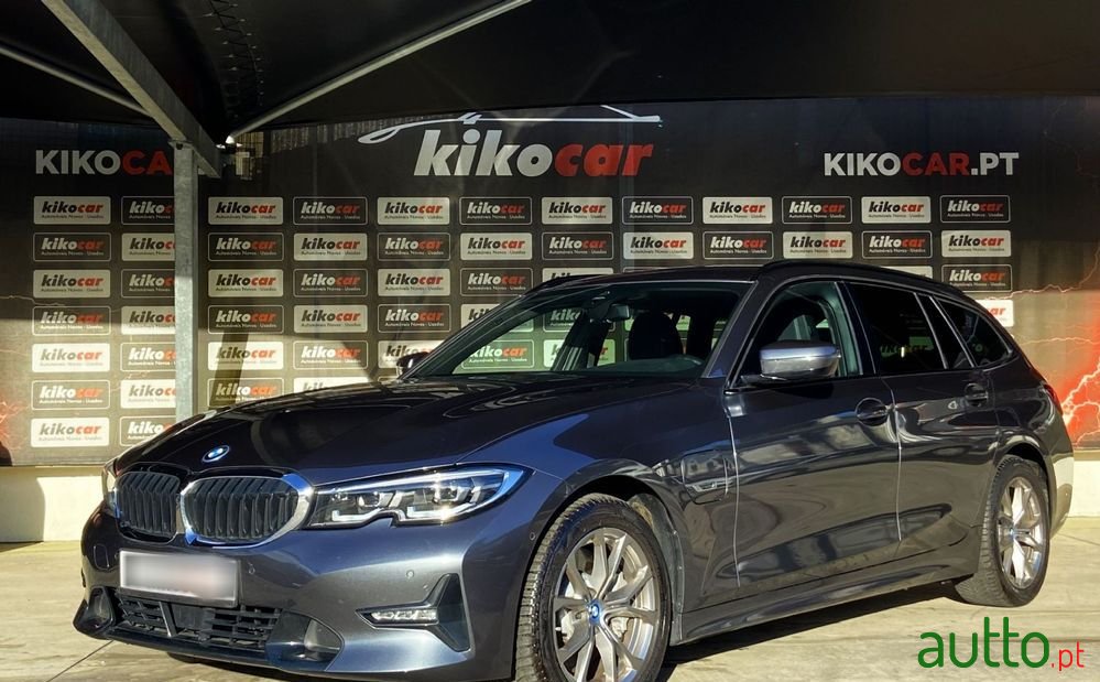 2022' BMW 330 E Touring Line Sport Auto photo #3