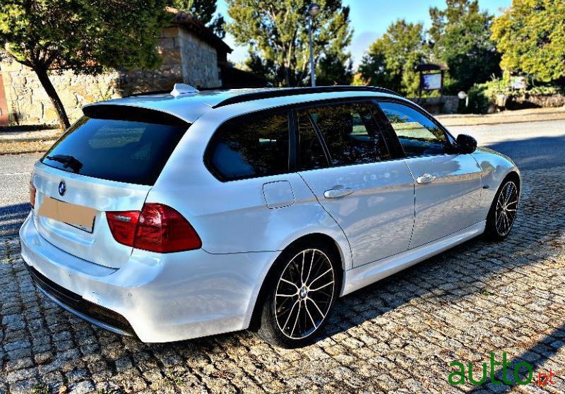 2010' BMW 318 photo #4