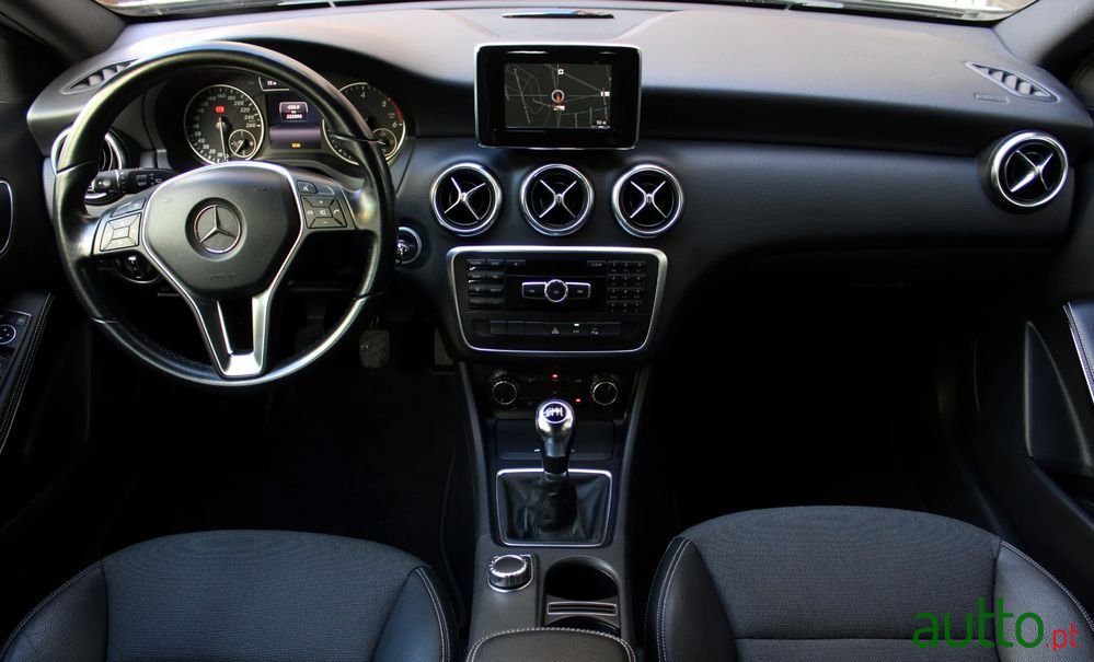 2014' Mercedes-Benz A 180 photo #3
