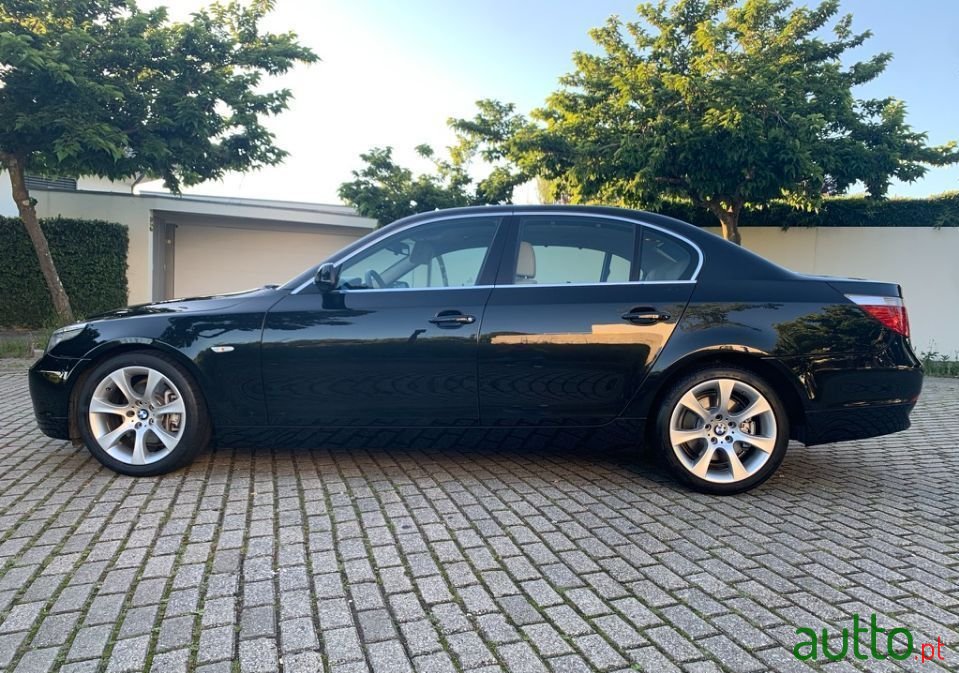 2004' BMW 520 photo #2