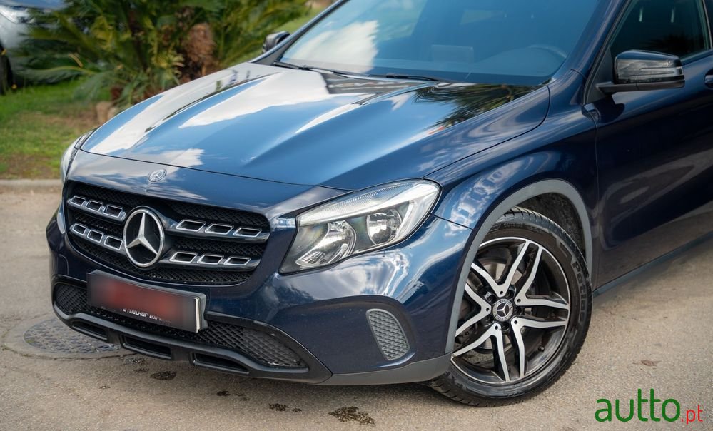 2018' Mercedes-Benz Classe Gla D Style photo #2
