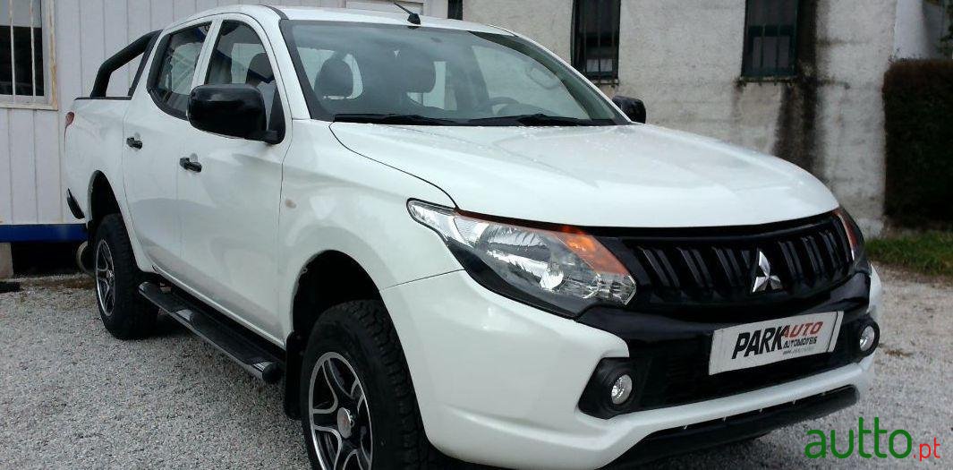 2015' Mitsubishi L200 photo #2