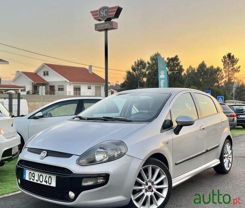 2010' Fiat Punto Evo photo #1