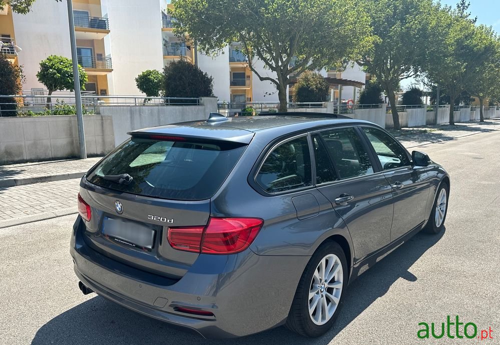 2017' BMW 320 D Touring Advantage Auto photo #5