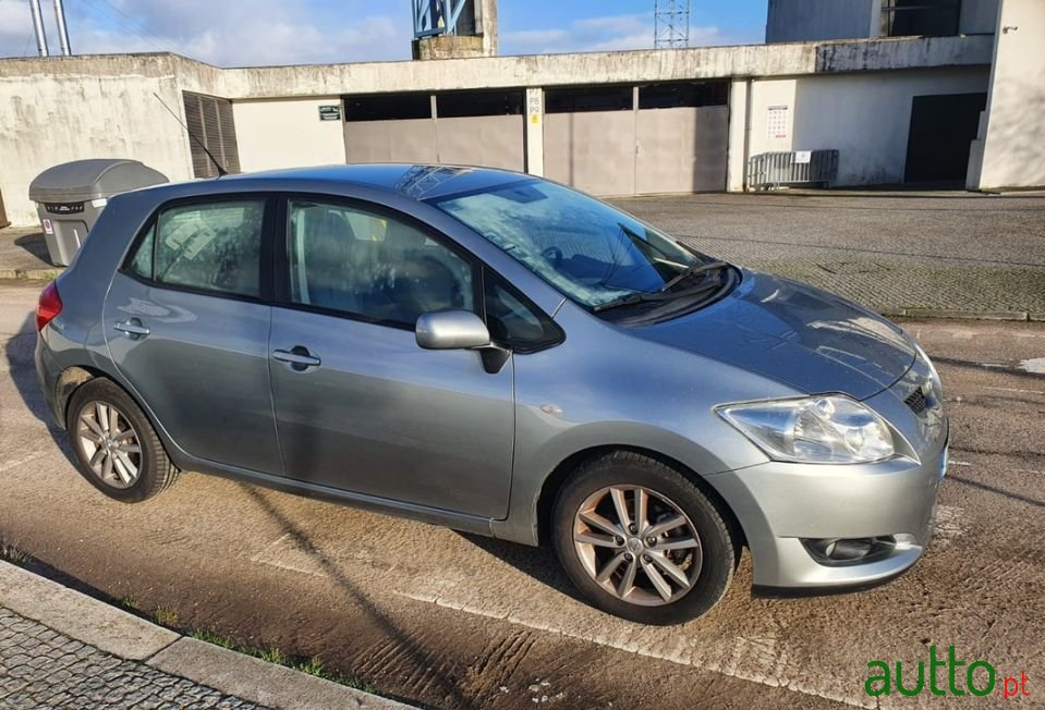 2008' Toyota Auris photo #5