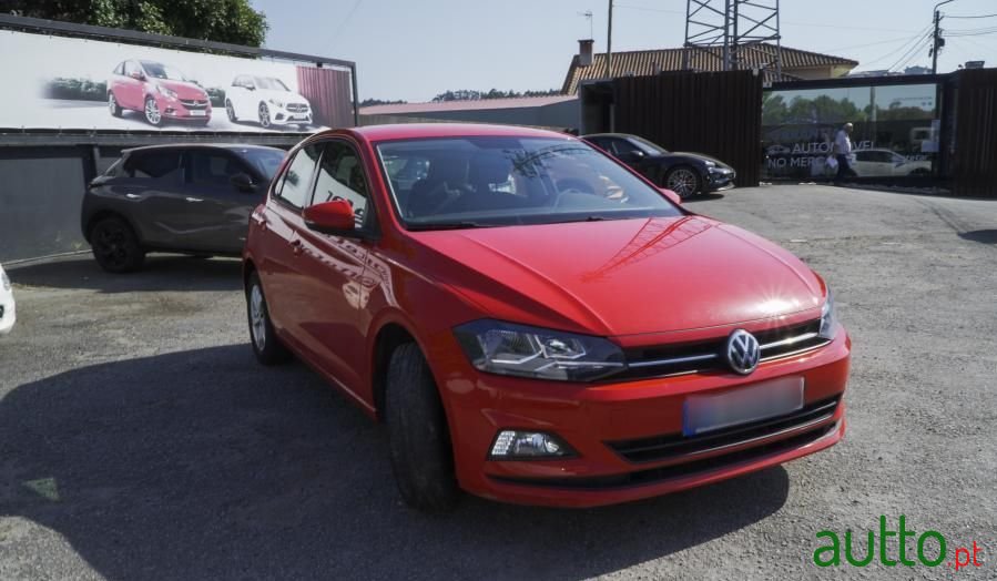 2020' Volkswagen Polo 1.0 Tsi Confortline photo #2
