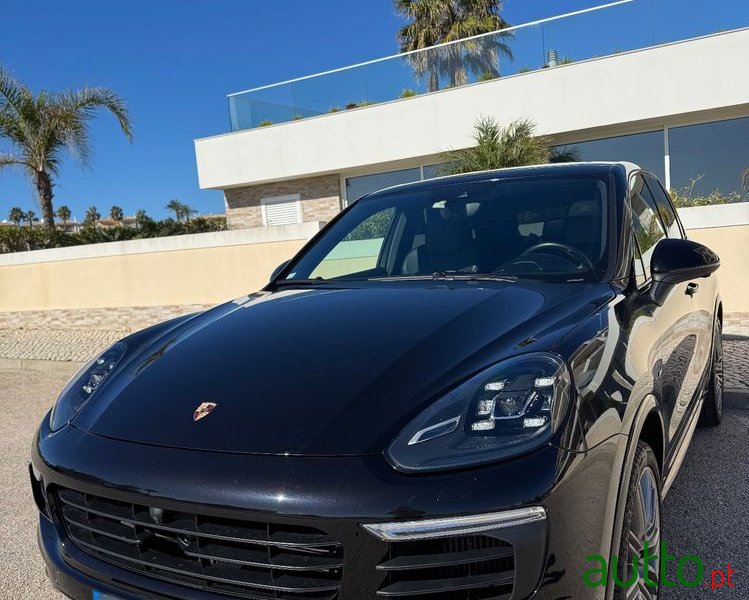 2016' Porsche Cayenne Platinum Edition photo #1