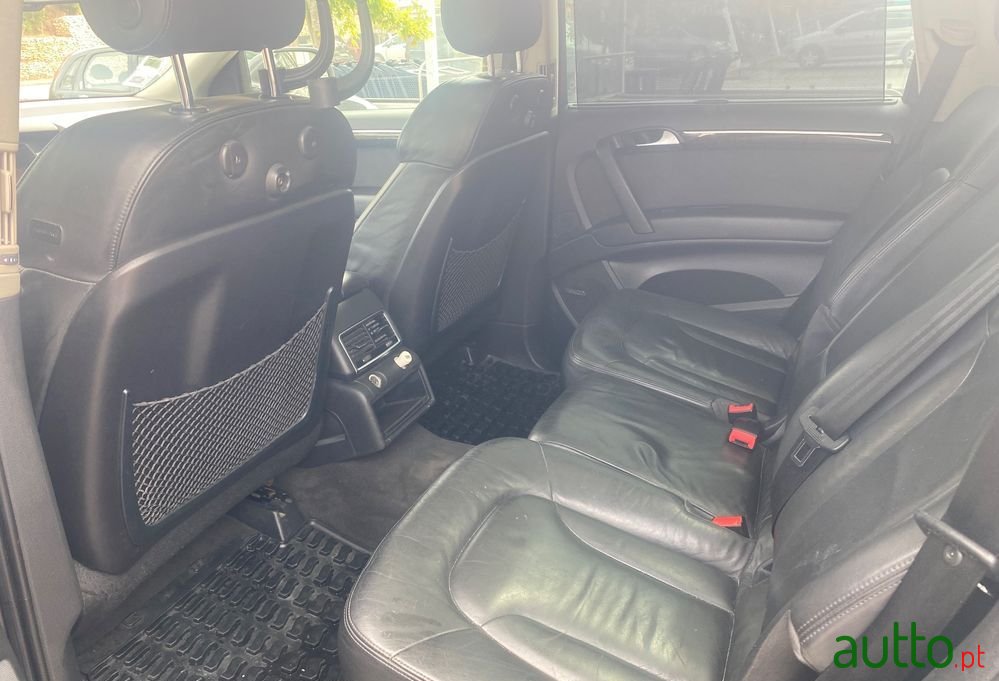 2010' Audi Q7 photo #6