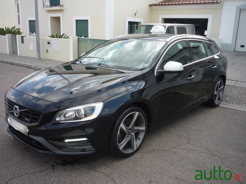 2014' Volvo V60 2.0 D4 R-Design photo #1