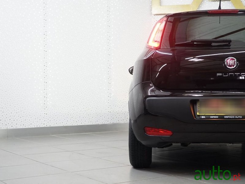 2011' Fiat Punto Evo photo #6