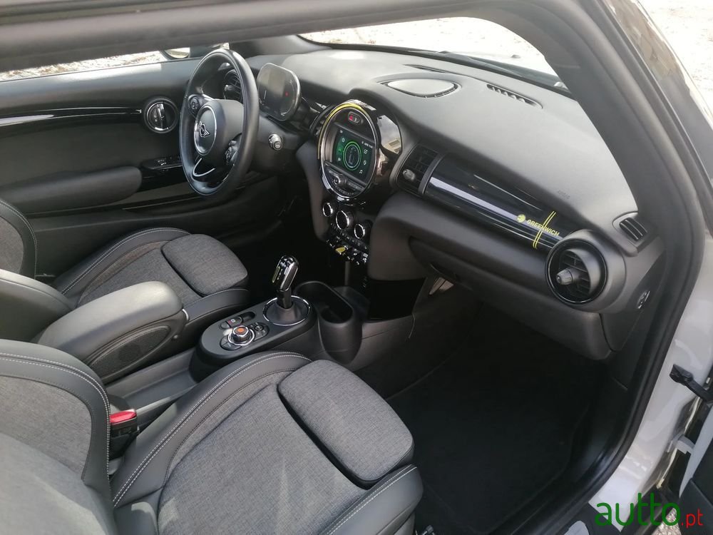 2020' MINI Cooper Se Collection photo #5