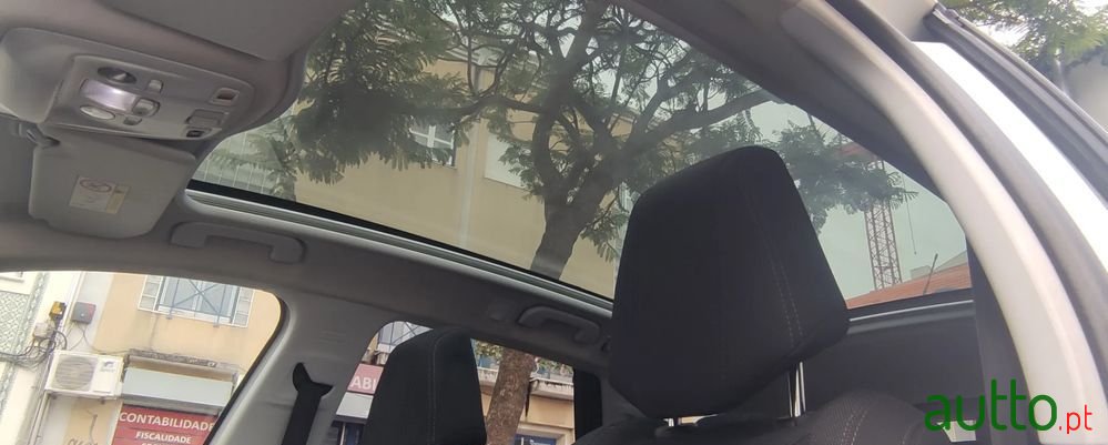 2015' Peugeot 308 Sw photo #2