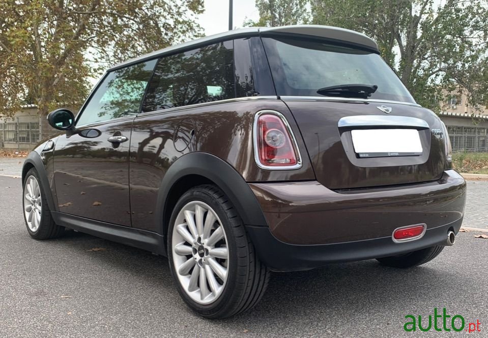 2009' MINI Cooper photo #3