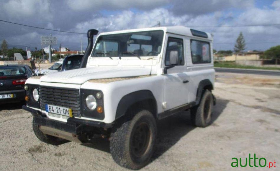 2000' Land Rover Defender photo #2