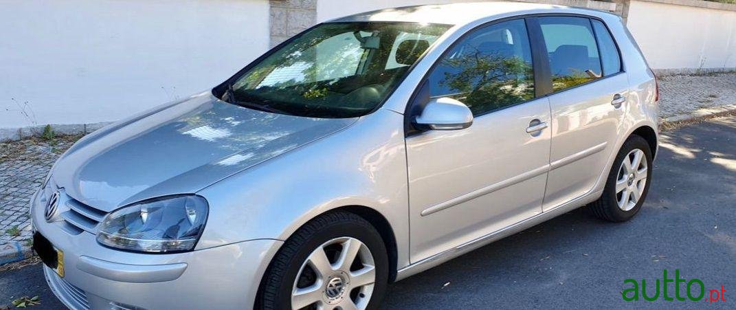 2003' Volkswagen Golf photo #2