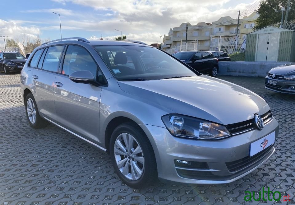 2017' Volkswagen Golf- Variant photo #3