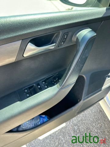 2011' Volkswagen Passat photo #4