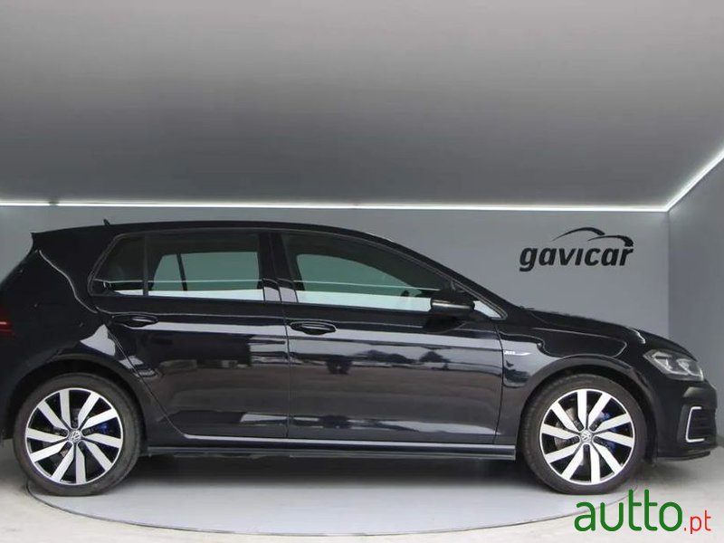 2019' Volkswagen Golf photo #5