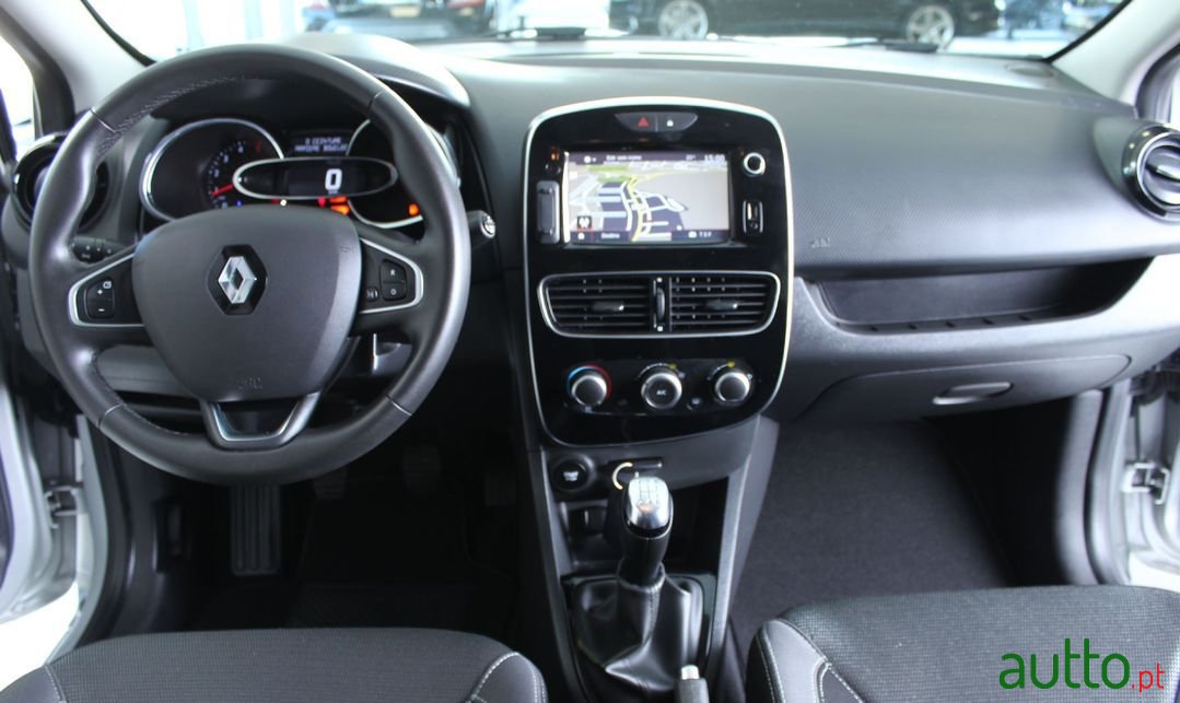 2018' Renault Clio photo #2