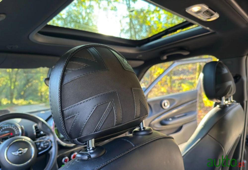 2017' MINI Clubman Cooper Sd photo #5