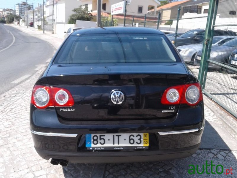 2010' Volkswagen Passat photo #3