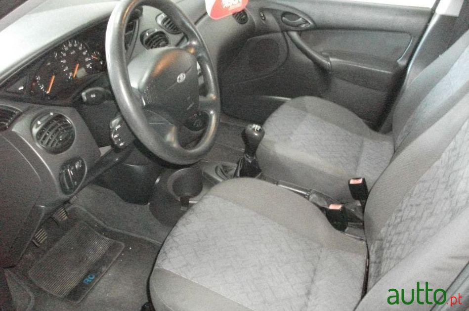 2001' Ford Focus 1,4I photo #1