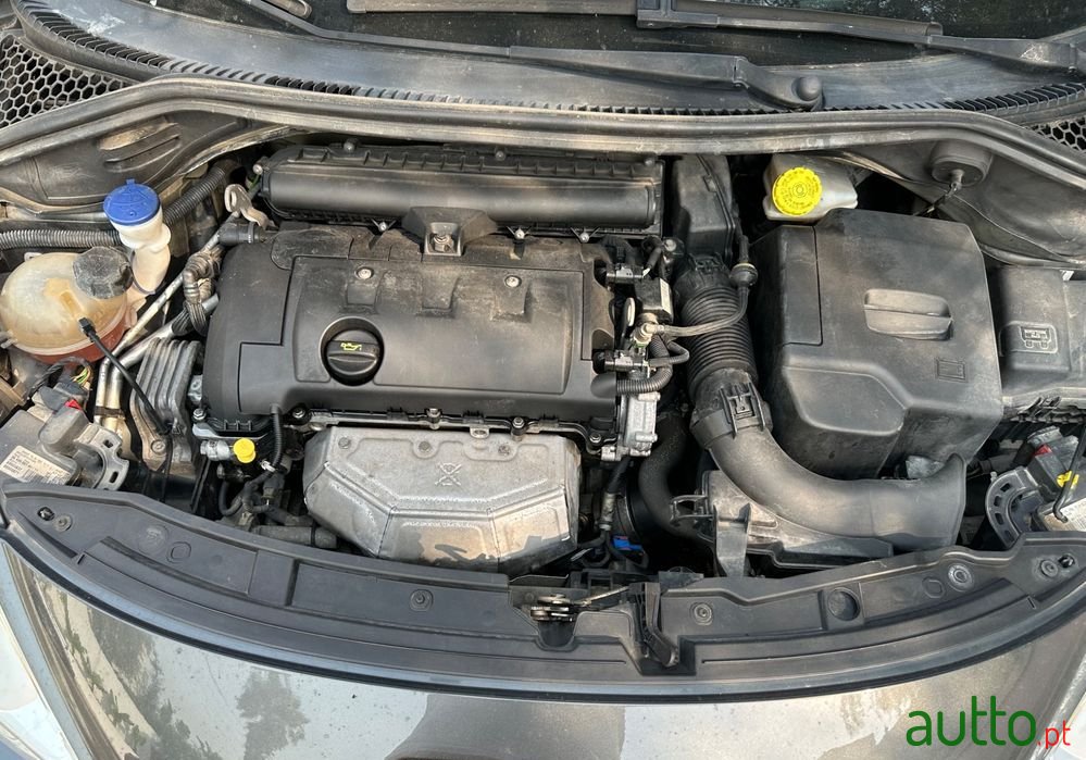 2010' Peugeot 207 1.4 16V Active photo #6