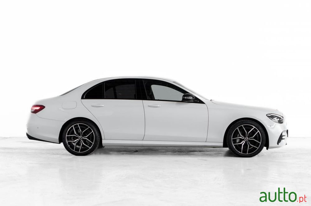 2022' Mercedes-Benz Classe E photo #3