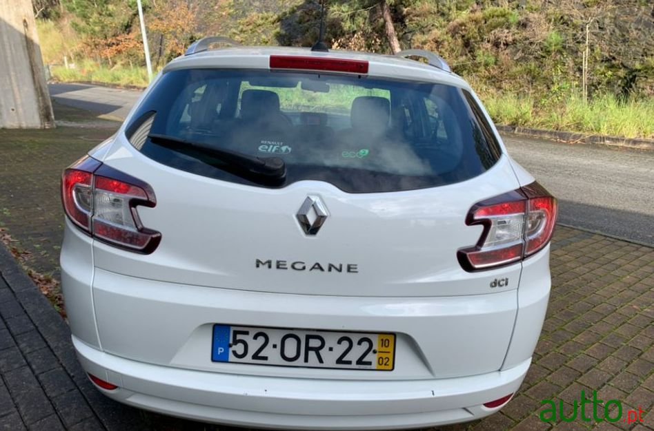 2010' Renault Megane Sport Tourer photo #5