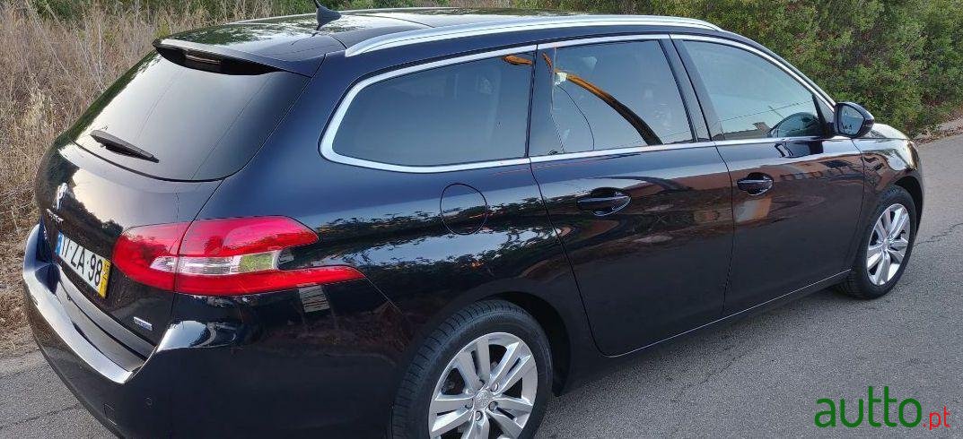 2015' Peugeot 308 Sw photo #2