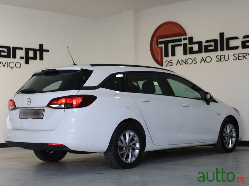 2020' Opel Astra Sports Tourer photo #4