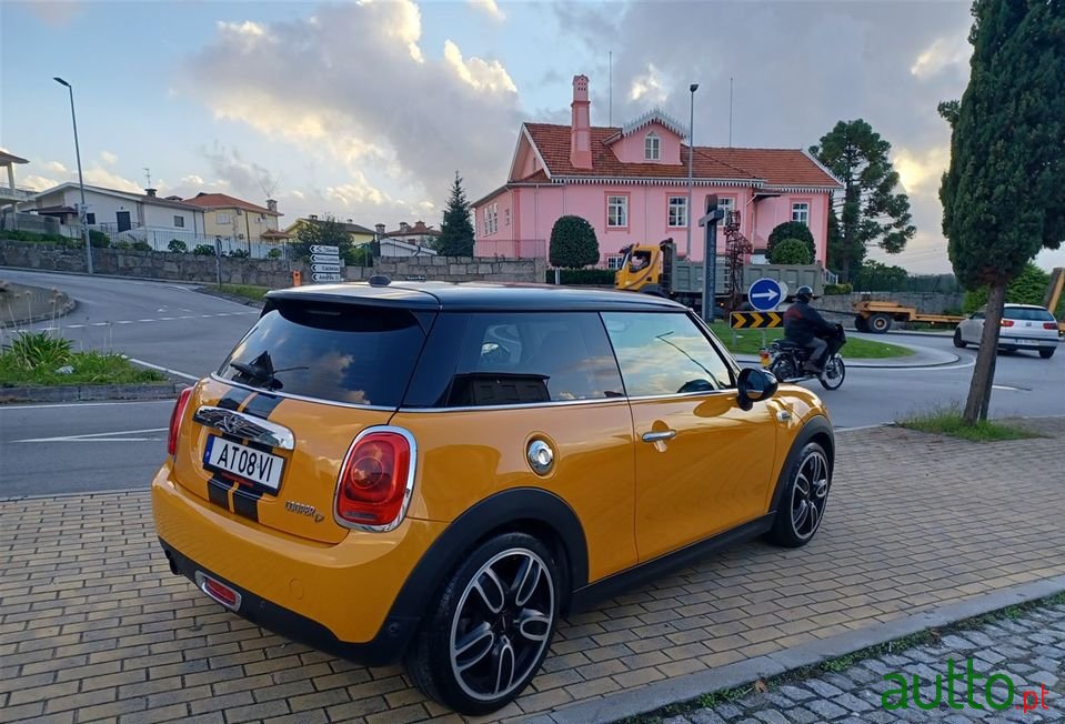 2014' MINI Cooper photo #3