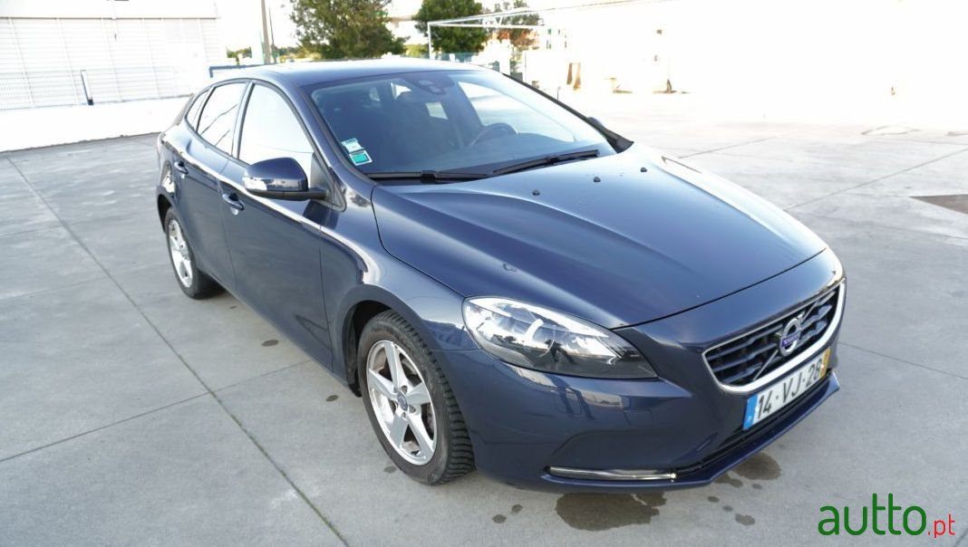 2015' Volvo V40 photo #1