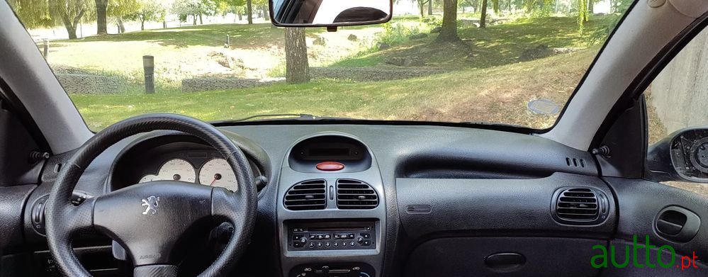 2004' Peugeot 206 Sw photo #3