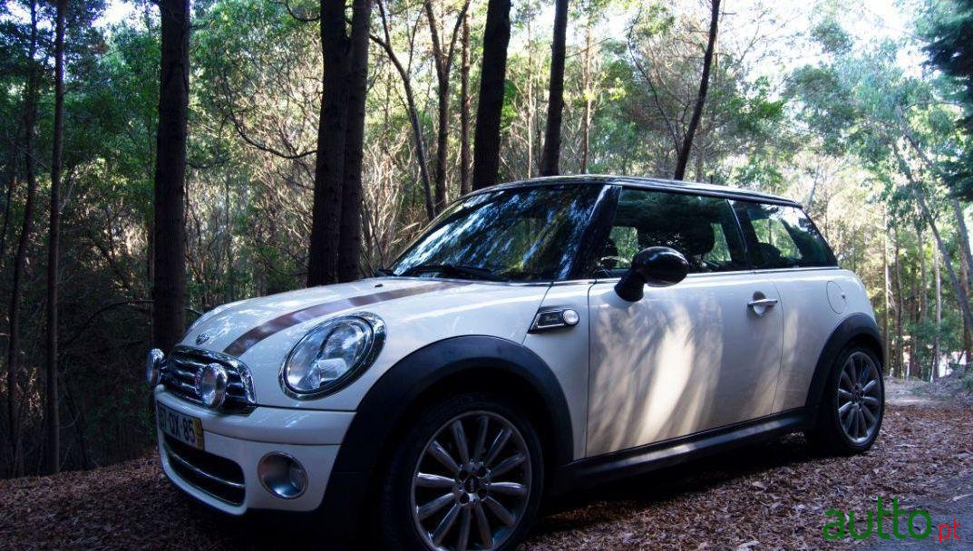 2010' MINI Cooper photo #3