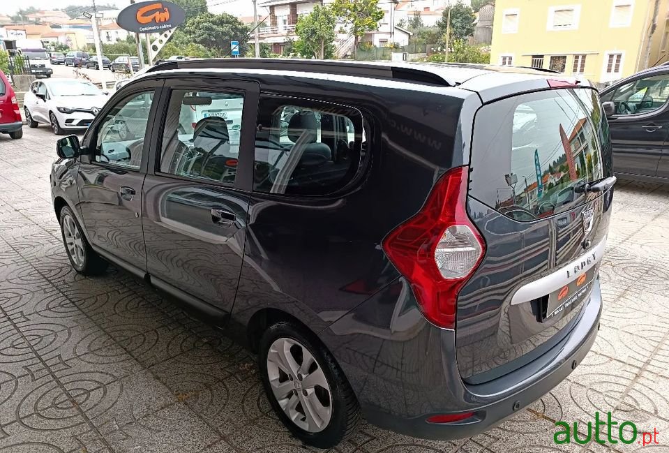 2015' Dacia Lodgy photo #6