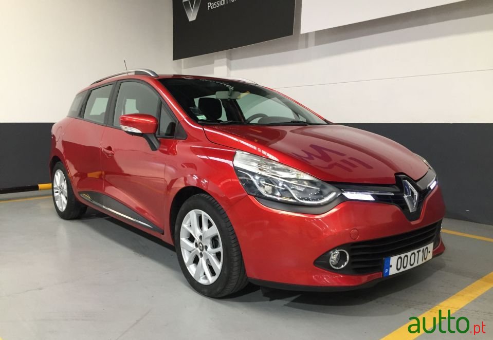 2014' Renault Clio Sport Tourer photo #2